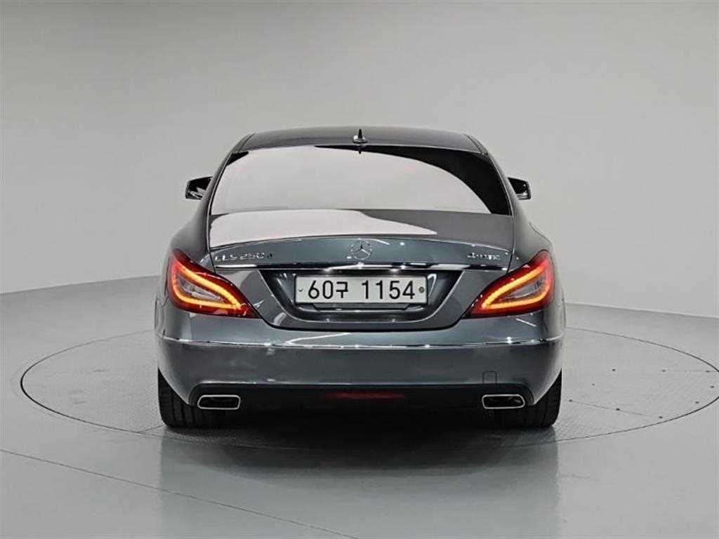 Mercedes Benz CLS Class - Vista 3