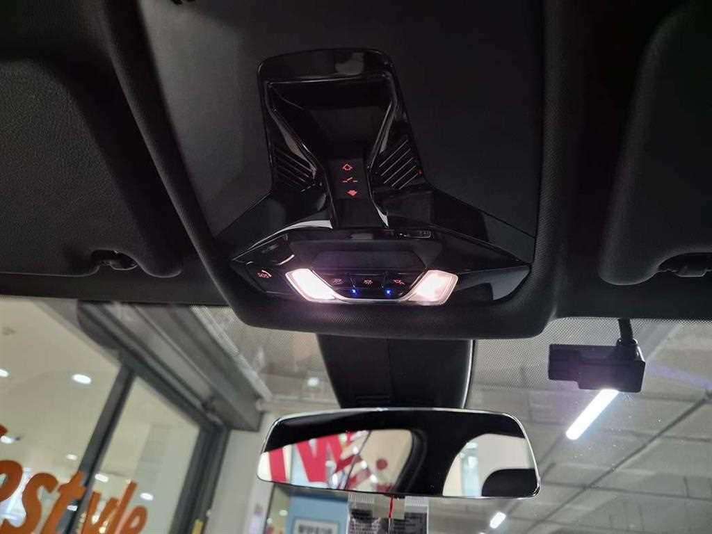 BMW 1 series 2021 Negro - Importación desde Corea - HF Imports Iquique - Foto 17