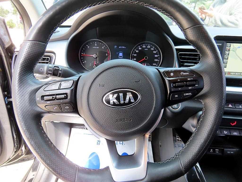 KIA Stonic - Vista 8