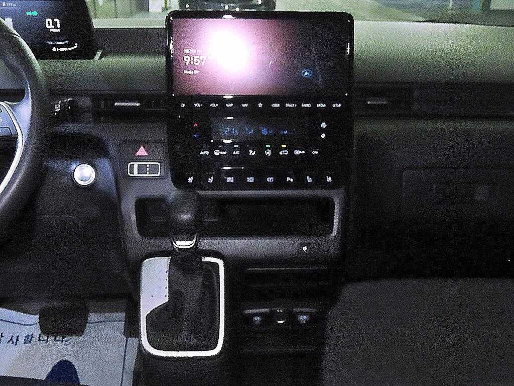 HYUNDAI Staria - Vista 11