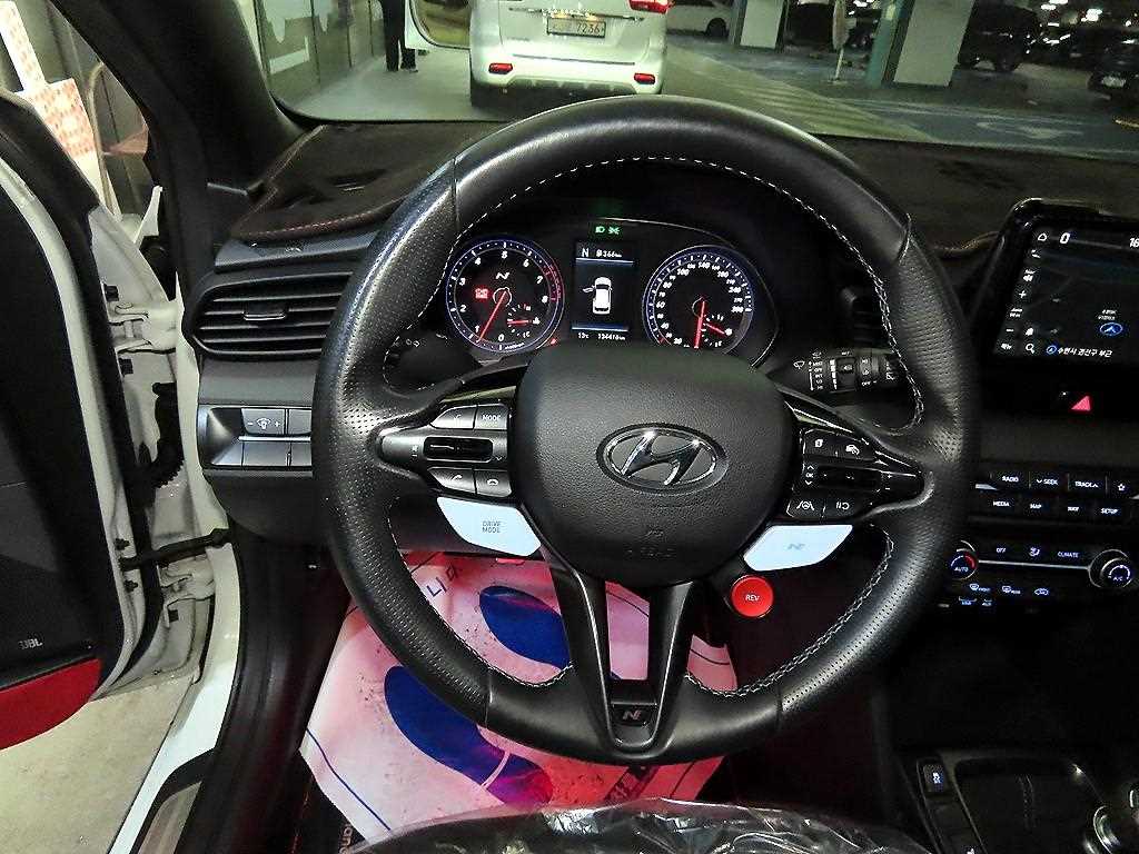 HYUNDAI Veloster - Vista 8