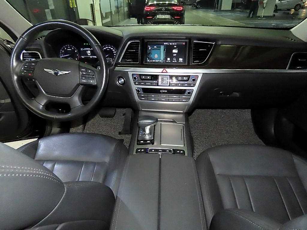 Genesis G80 - Vista 10