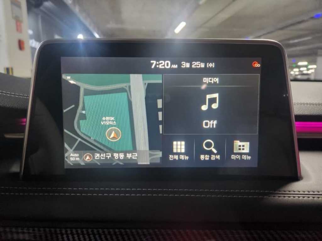 Genesis G70 - Vista 10