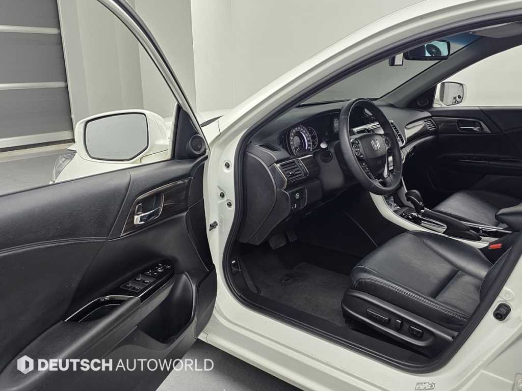 Honda Accord - Vista 11