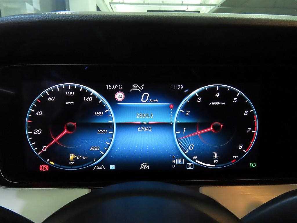 Mercedes Benz E class - Vista 9