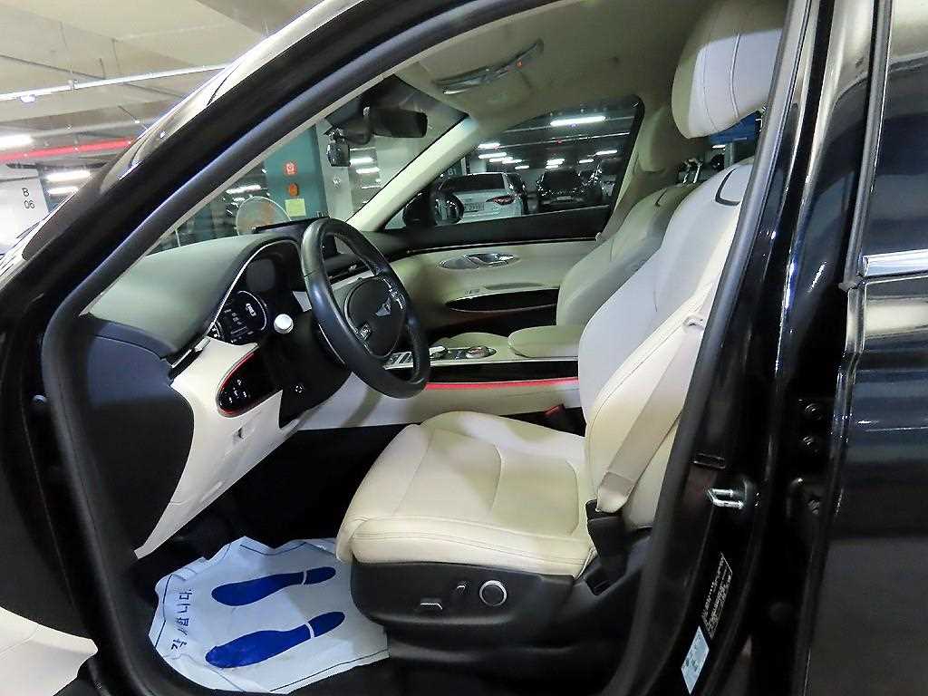 Genesis GV70 - Vista 6