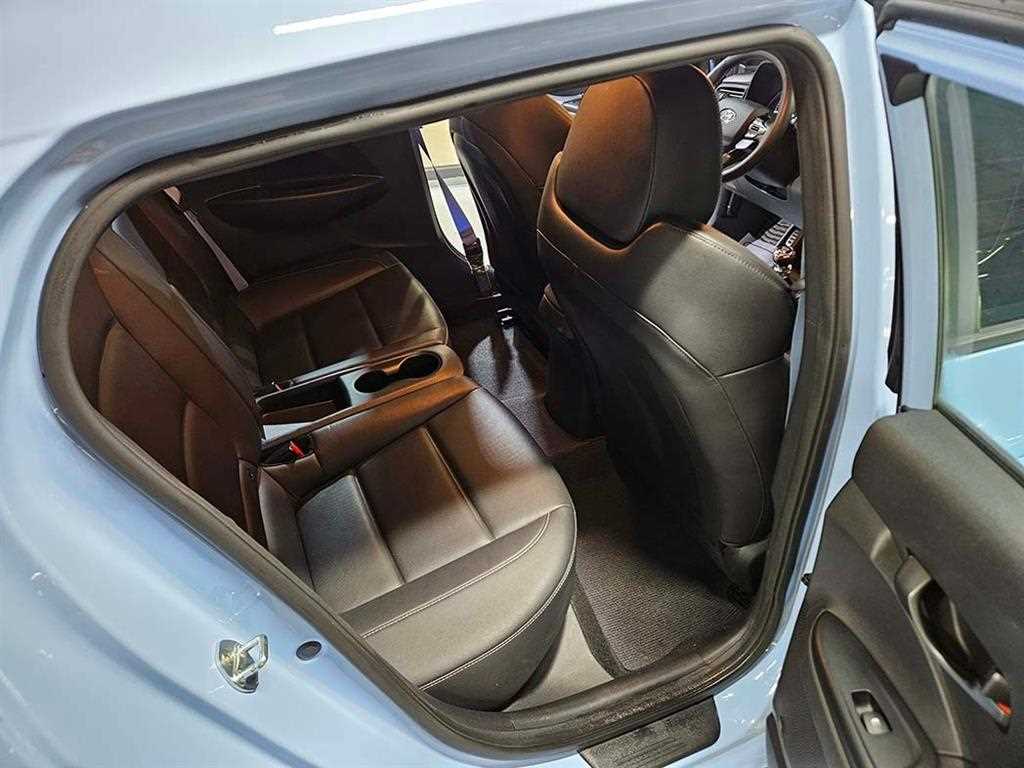 HYUNDAI Veloster - Vista 9