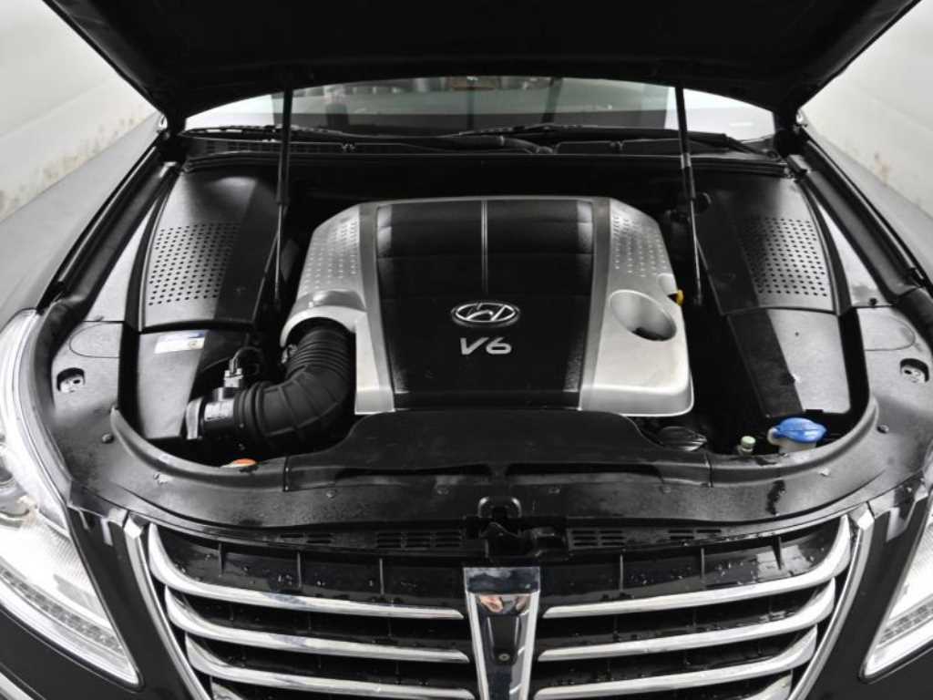 HYUNDAI Equus - Vista 6