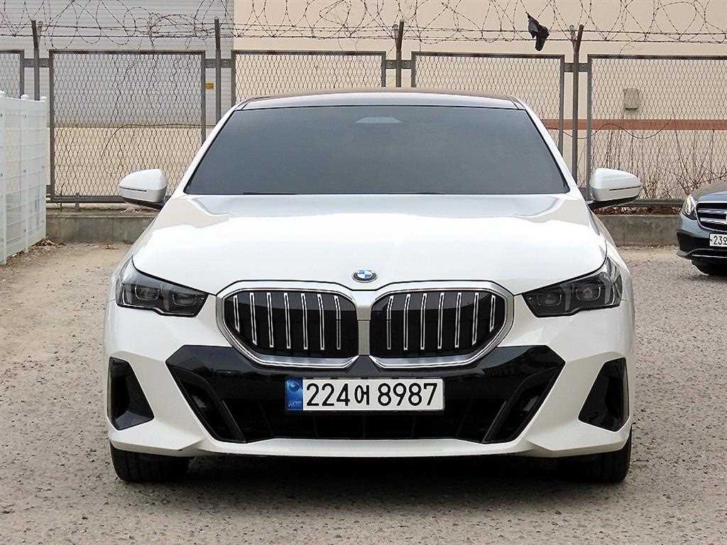 BMW 5 Series 2024 Blanco - Importación desde Corea - HF Imports Iquique - Foto 1