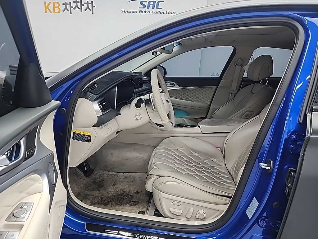 Genesis G70 - Vista 11