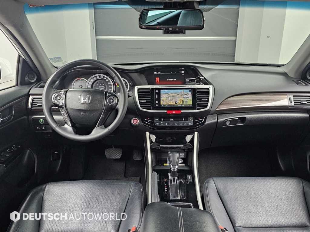 Honda Accord - Vista 7