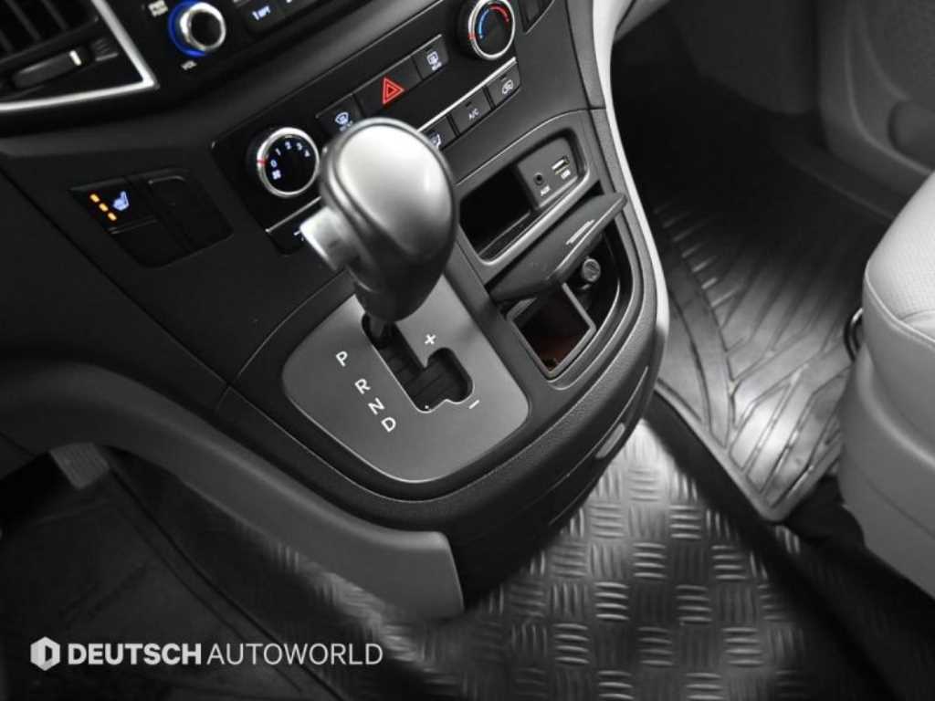 HYUNDAI Starex - Vista 9