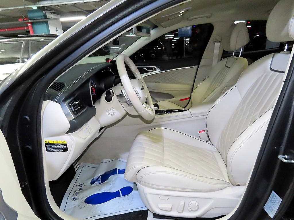 Genesis G70 - Vista 7