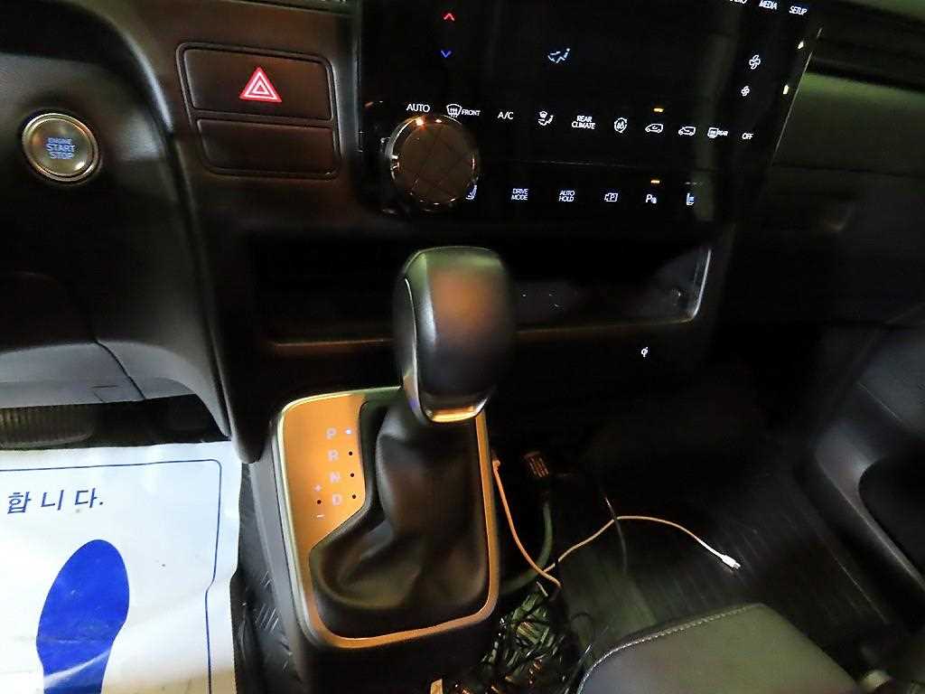 HYUNDAI Staria - Vista 12