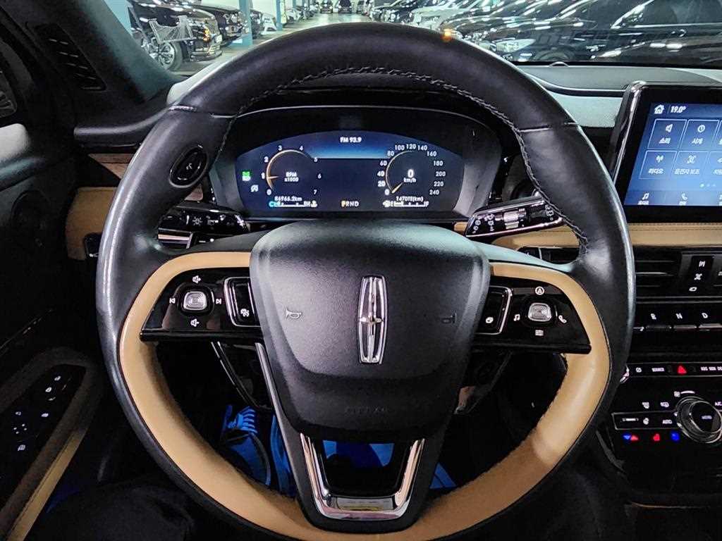 Lincoln Corsair - Vista 10