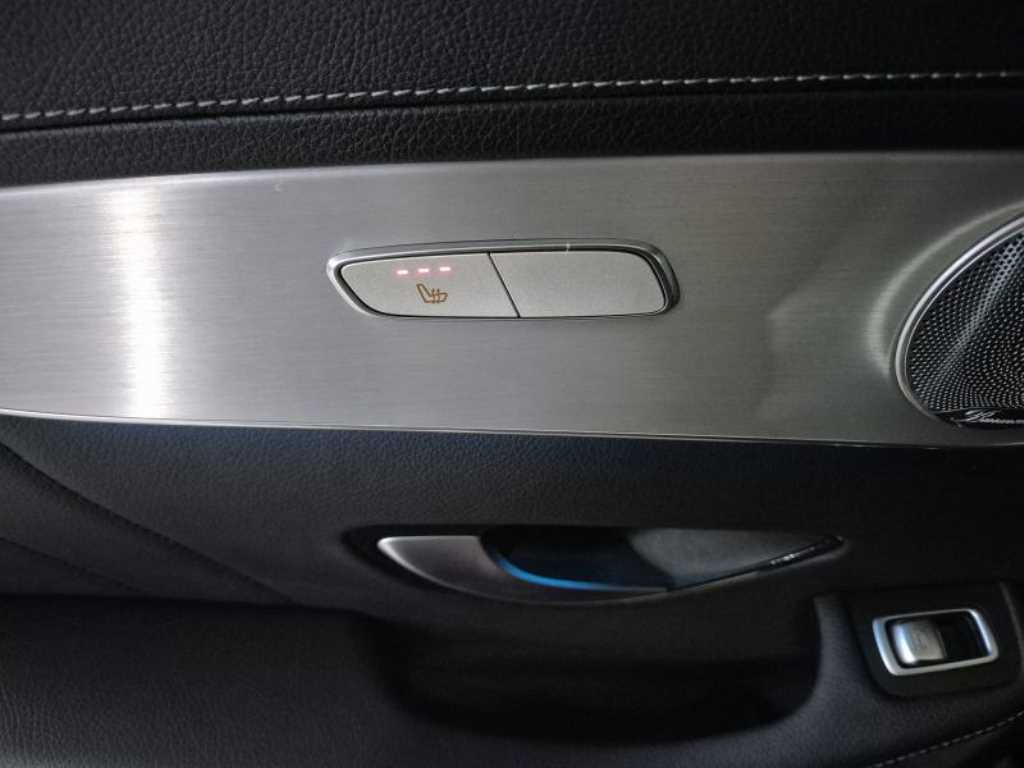 Mercedes Benz GLC Class - Vista 6