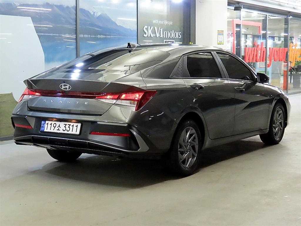 HYUNDAI Avante - Vista 4