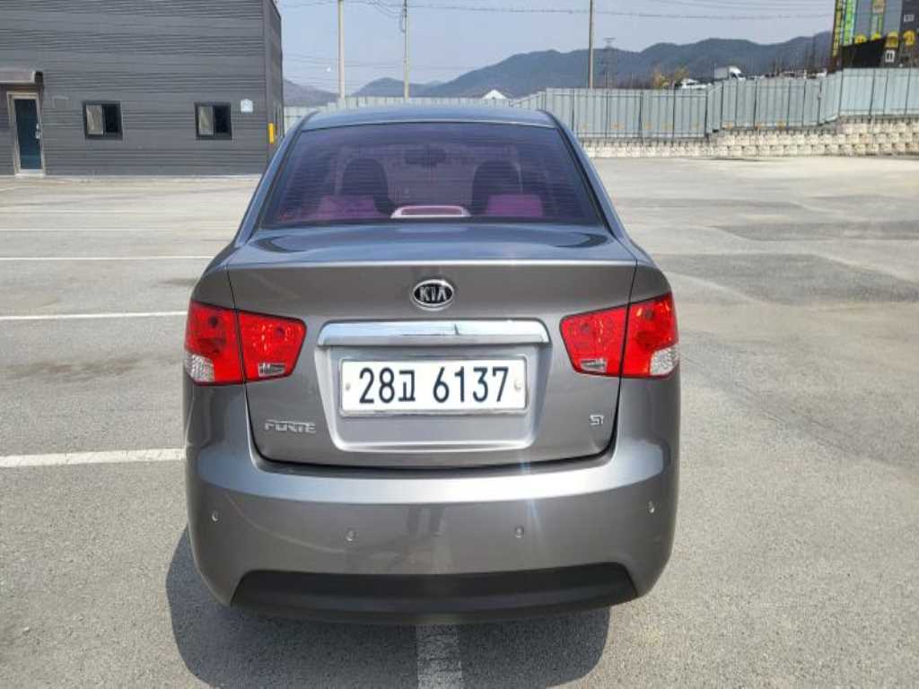 KIA Forte - Vista 4