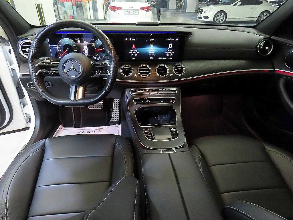 Mercedes Benz E class - Vista 10