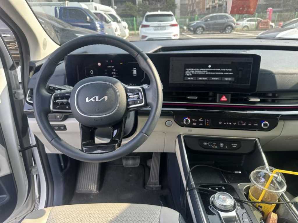 KIA Carnival - Vista 5