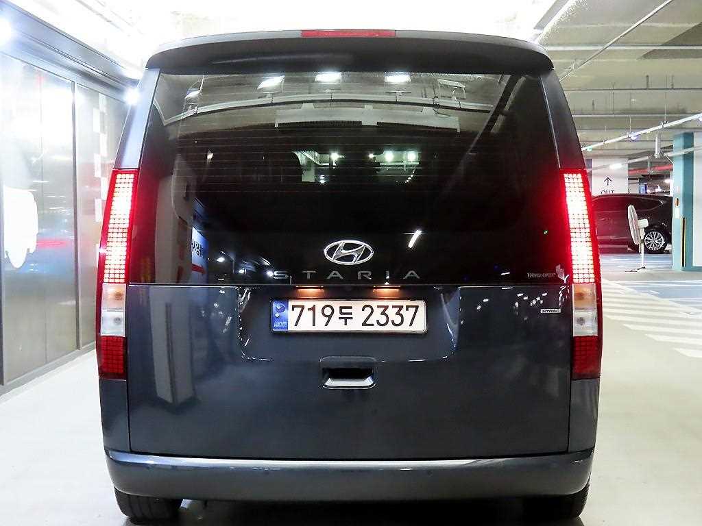 HYUNDAI Staria - Vista 5