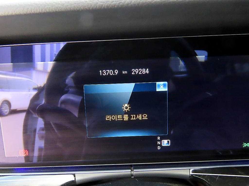 Mercedes Benz E class - Vista 10