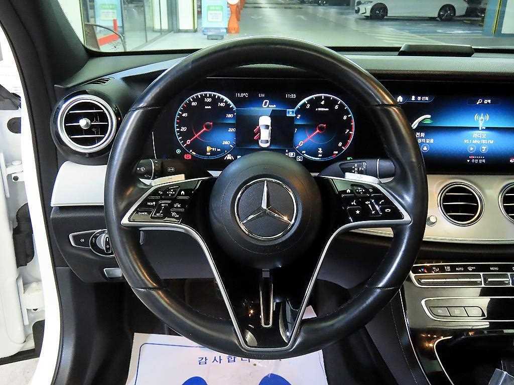 Mercedes Benz E class - Vista 8