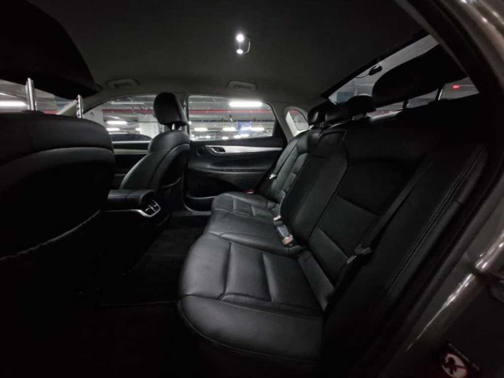 HYUNDAI Grandeur - Vista 6