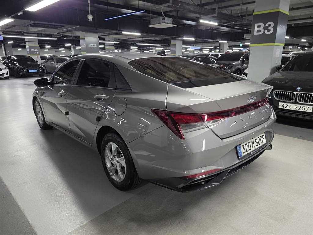 HYUNDAI Avante - Vista 6