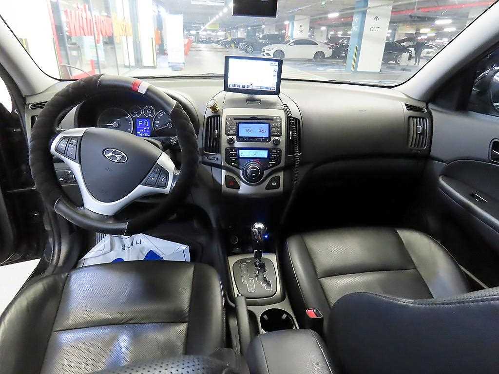 HYUNDAI i30 - Vista 10