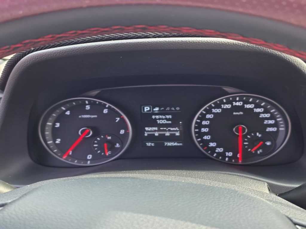 HYUNDAI Avante - Vista 7