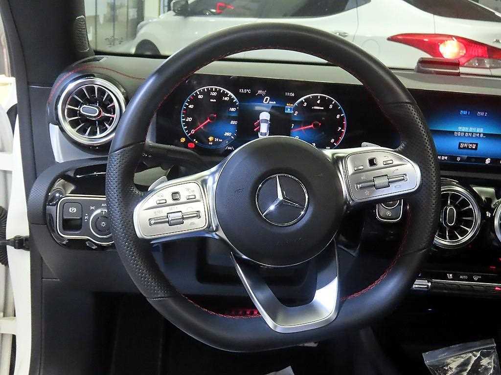 Mercedes Benz CLA Class - Vista 8