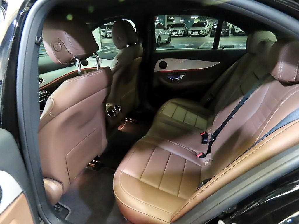 Mercedes Benz E class - Vista 7