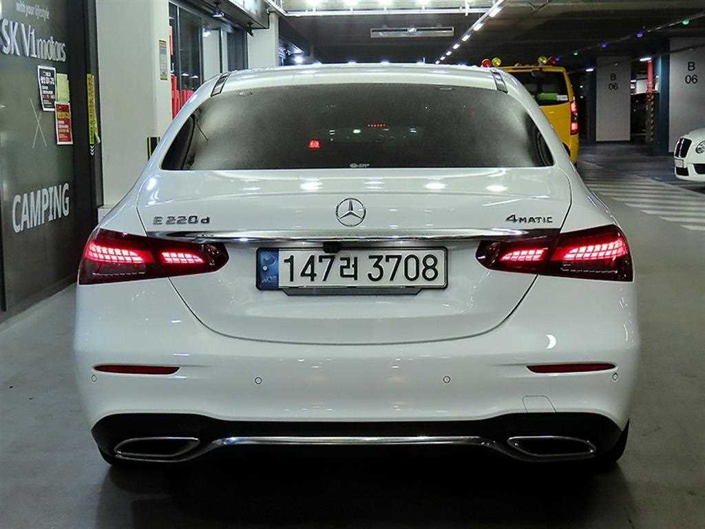 Mercedes Benz E class - Vista 5