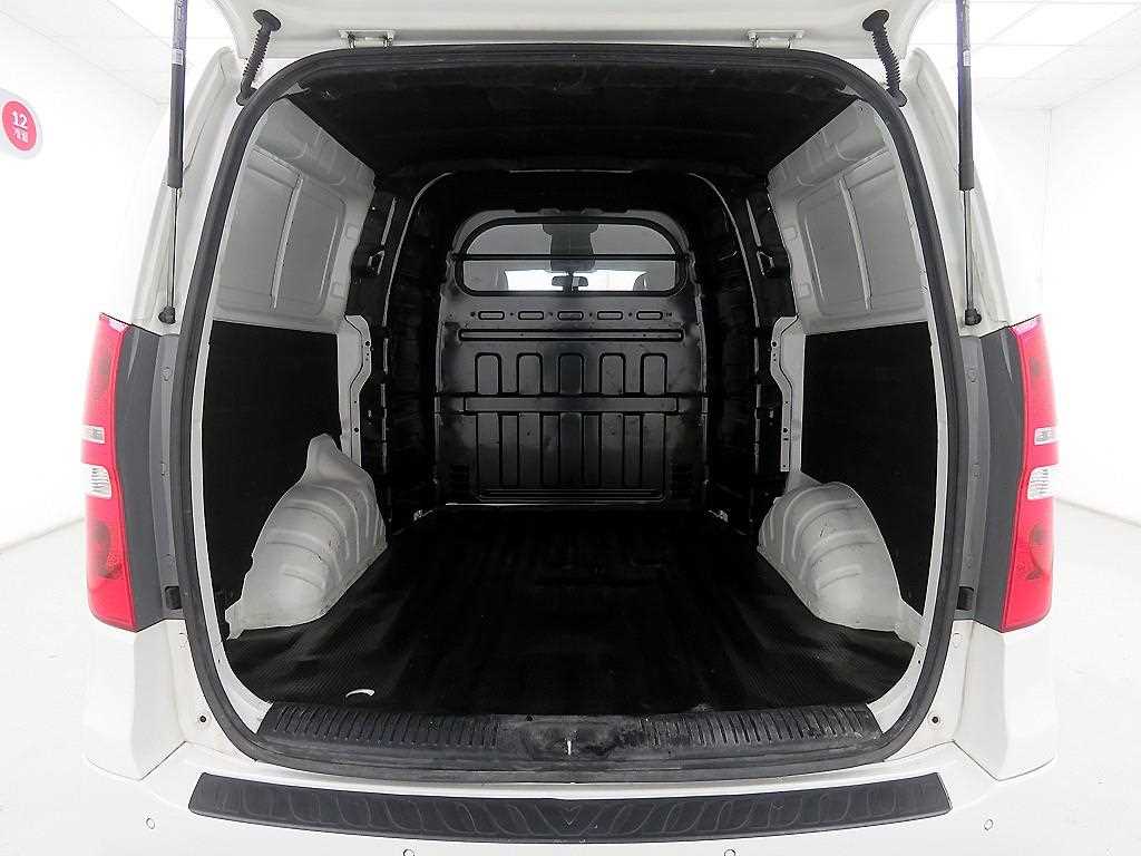 HYUNDAI Starex - Vista 5