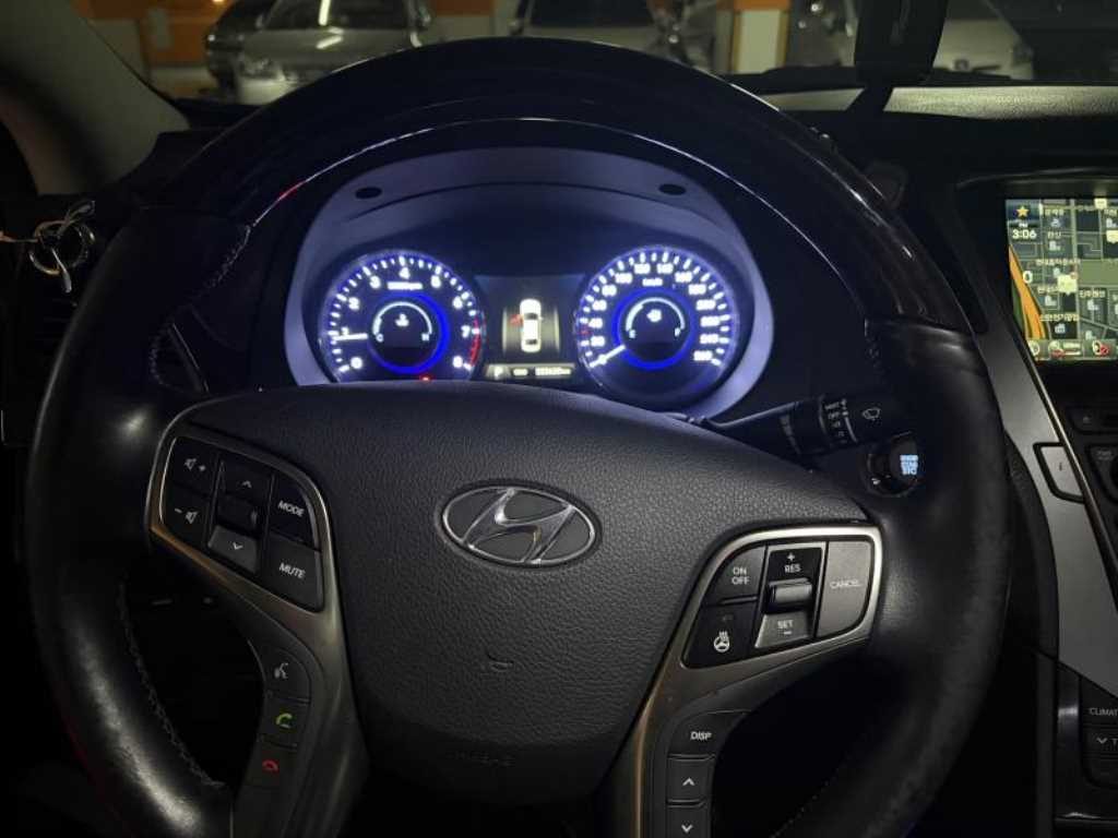 HYUNDAI Grandeur - Vista 6