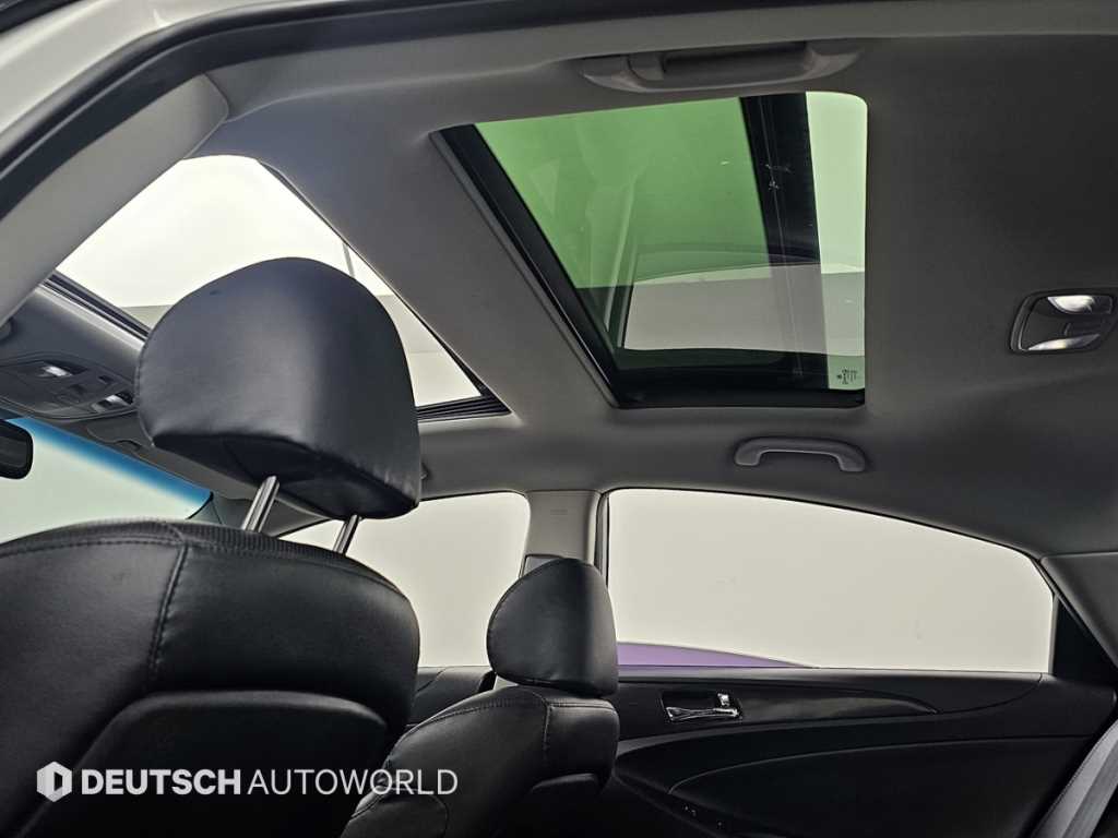 HYUNDAI Sonata - Vista 11