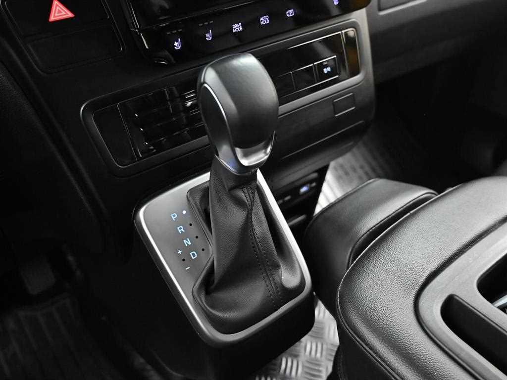 HYUNDAI Staria - Vista 8