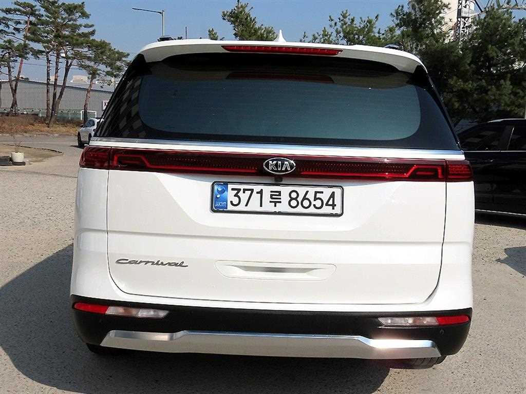 KIA Carnival - Vista 4