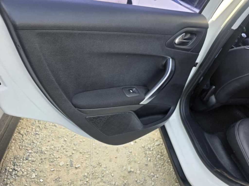 Peugeot 2008 - Vista 5