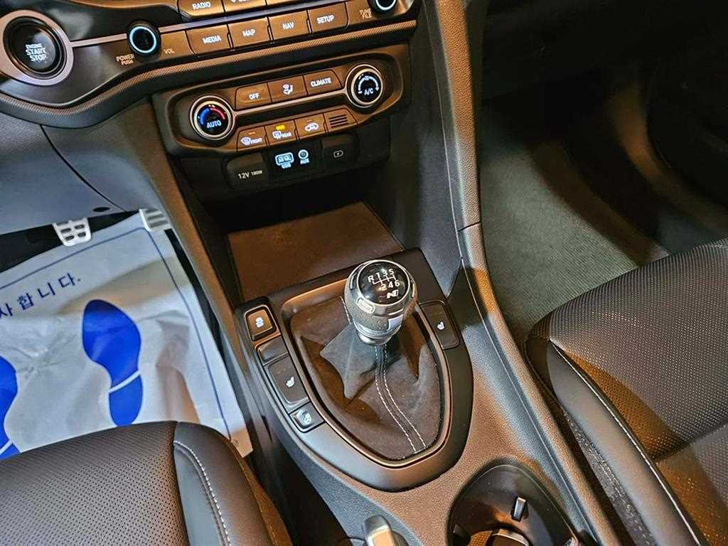 HYUNDAI Veloster - Vista 12