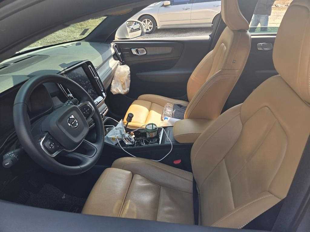 Volvo XC40 - Vista 8