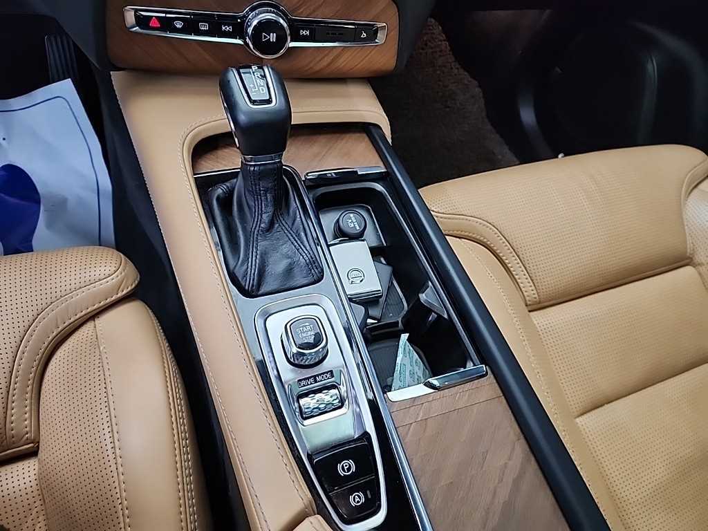 Volvo XC90 - Vista 8