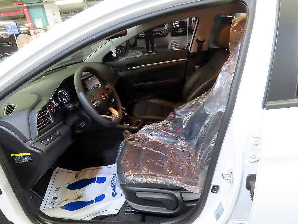 HYUNDAI Avante - Vista 6