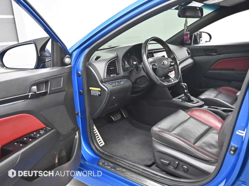 HYUNDAI Avante - Vista 11