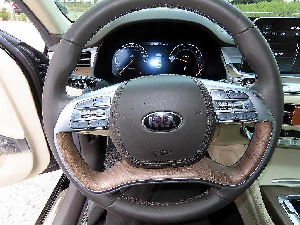 KIA K9 - Vista 8