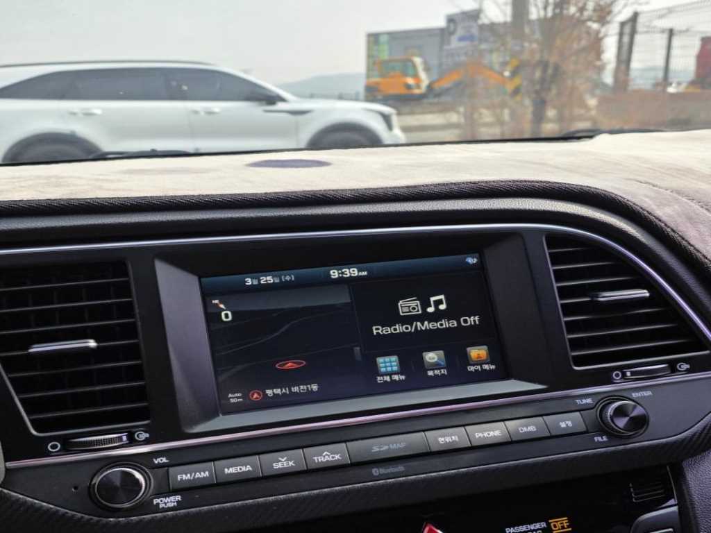 HYUNDAI Avante - Vista 11