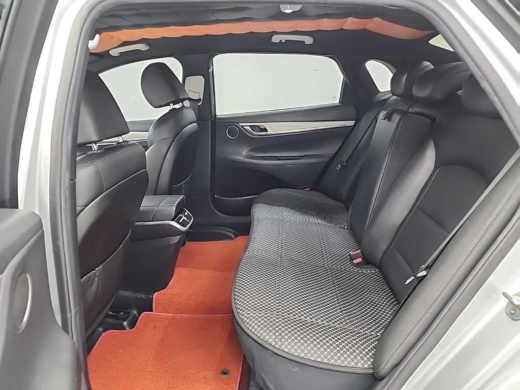 HYUNDAI Grandeur - Vista 12