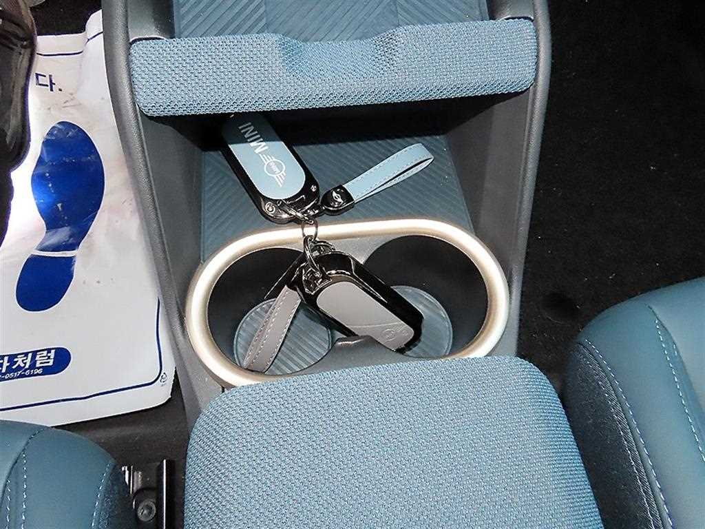 Mini Countryman 2025 skyblue - Importación desde Corea - HF Imports Iquique - Foto 13