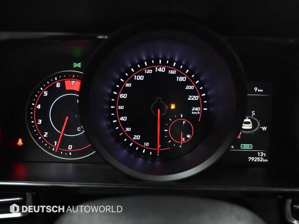 HYUNDAI Avante - Vista 9